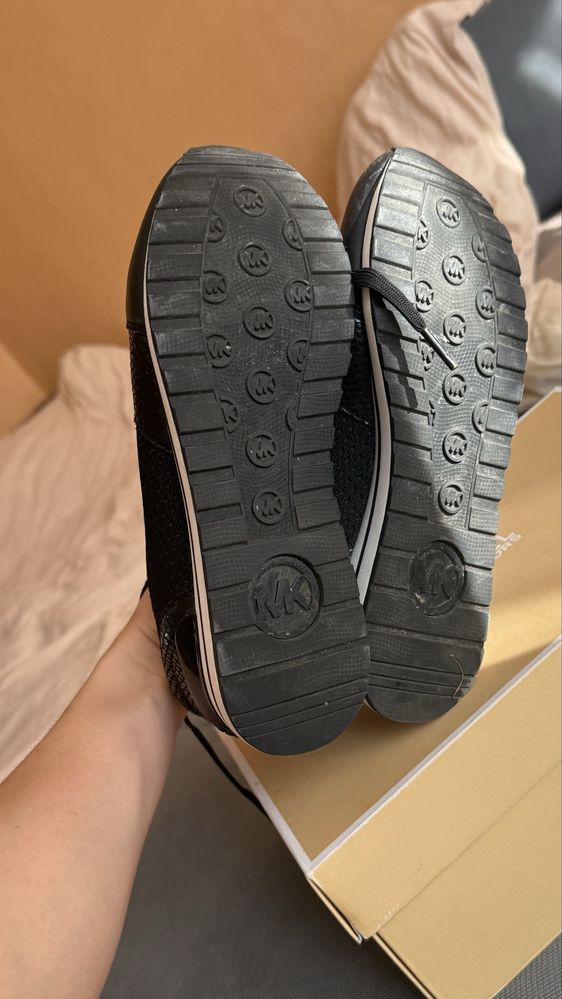 Кросівки Michal kors