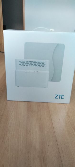 Router ZTE z anteną zewnętrzną LTE