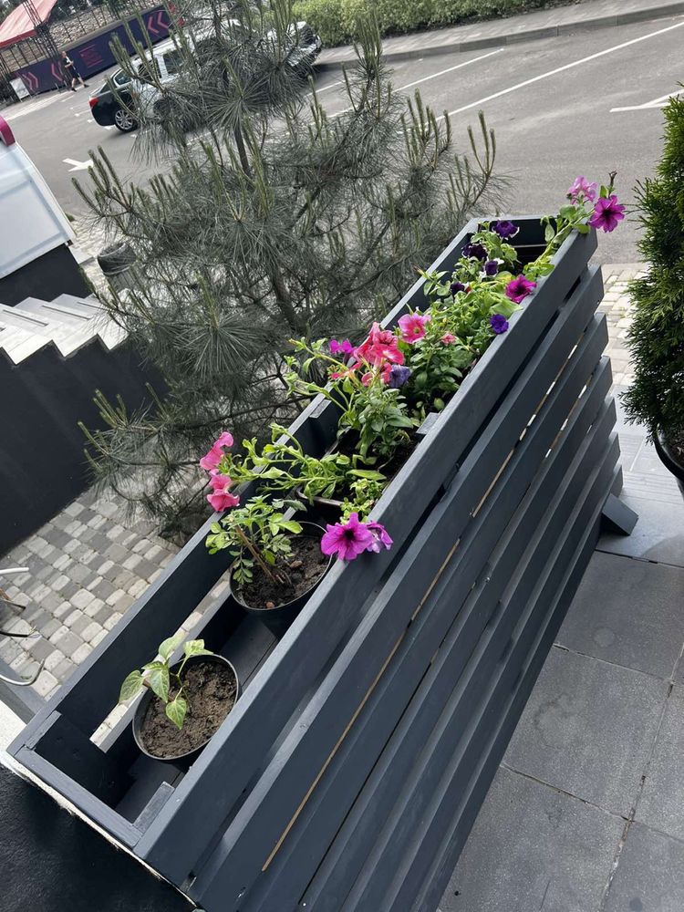 Кашпо для квітів на балкон, терасу або заклад