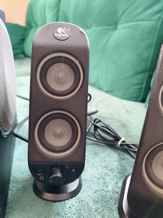 Zestaw głośników 2.1 Logitech x-230 uszkodzone działają