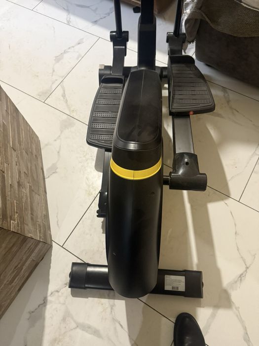 Орбітрек тренажер MaxxPro E7.