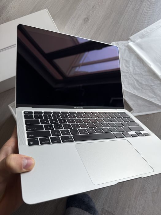 macbook air m1 (2020 рік) 256gb Офіційний