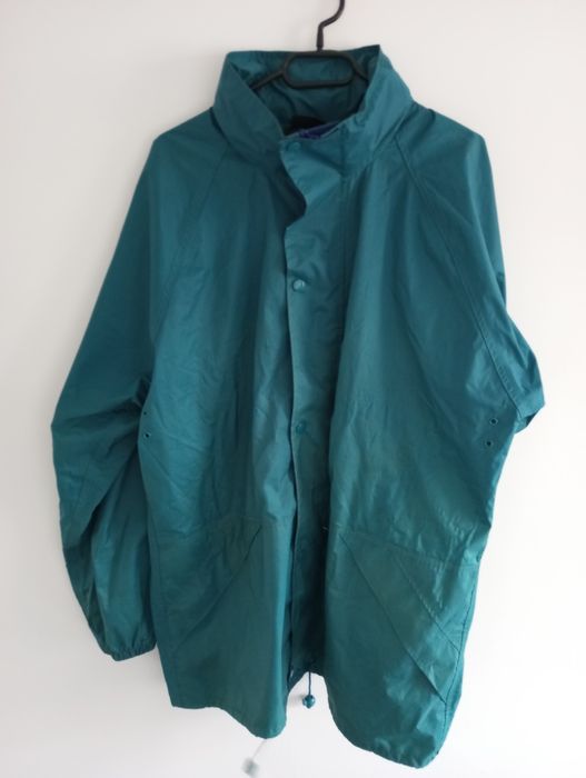 Płaszcz przeciwdeszczowy z kapturem