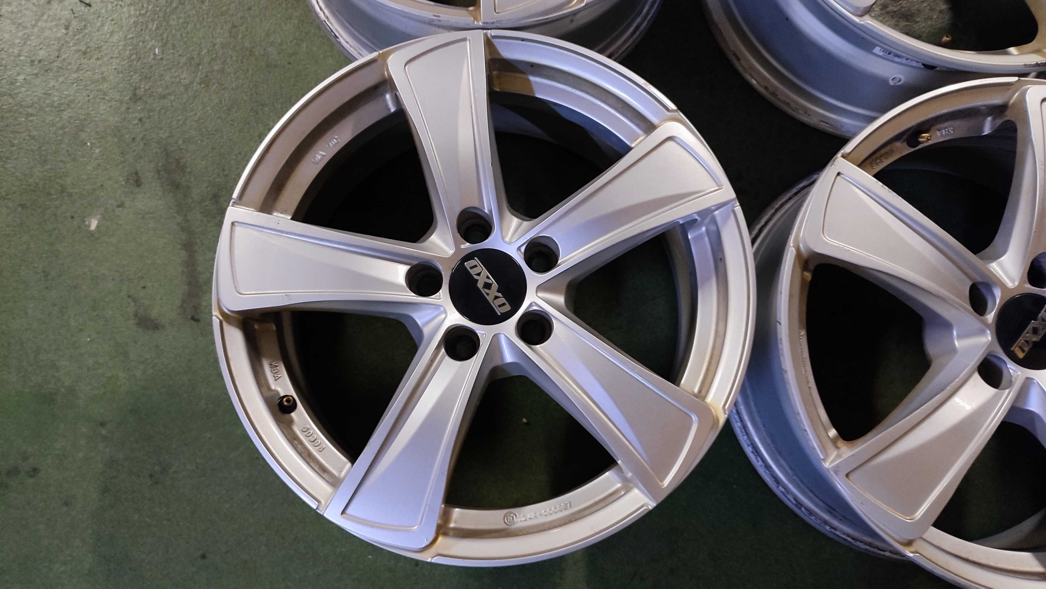 Felgi aluminiowe 17'' Oxxo 7Jx17 5x112x57,1mm ET40 Vw Audi Seat Skoda