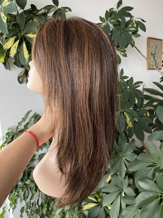Przepiekna cieniowana peruka braz z pasemkami 100% naturalne wlosy