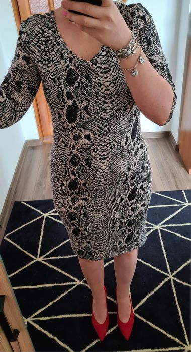 Super wygodna elegancka sexy sukienka na co dzień do pracy biura itp e