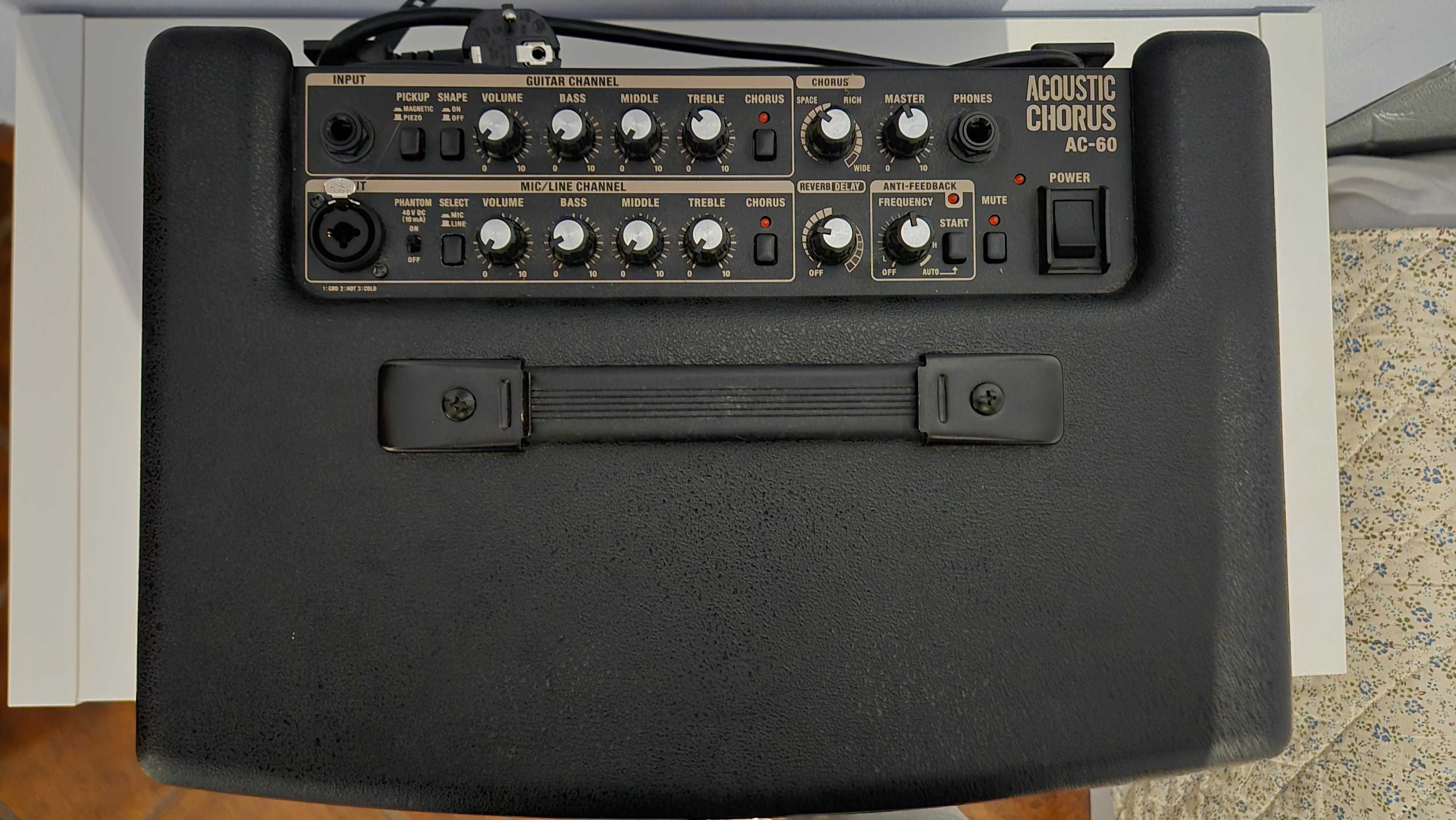 Amplificador Roland AC-60 + Mala de Transporte + Cabo Jack