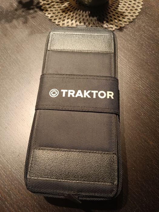 Traktor Kontrol Z1 + Kontrol Bag
