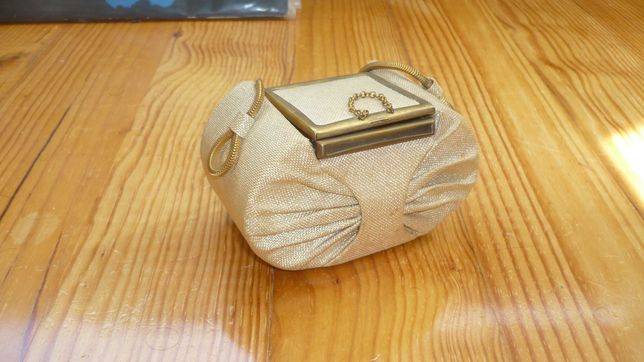 Bolsa de Senhora com Caixa de Pó de Arroz - Vintage