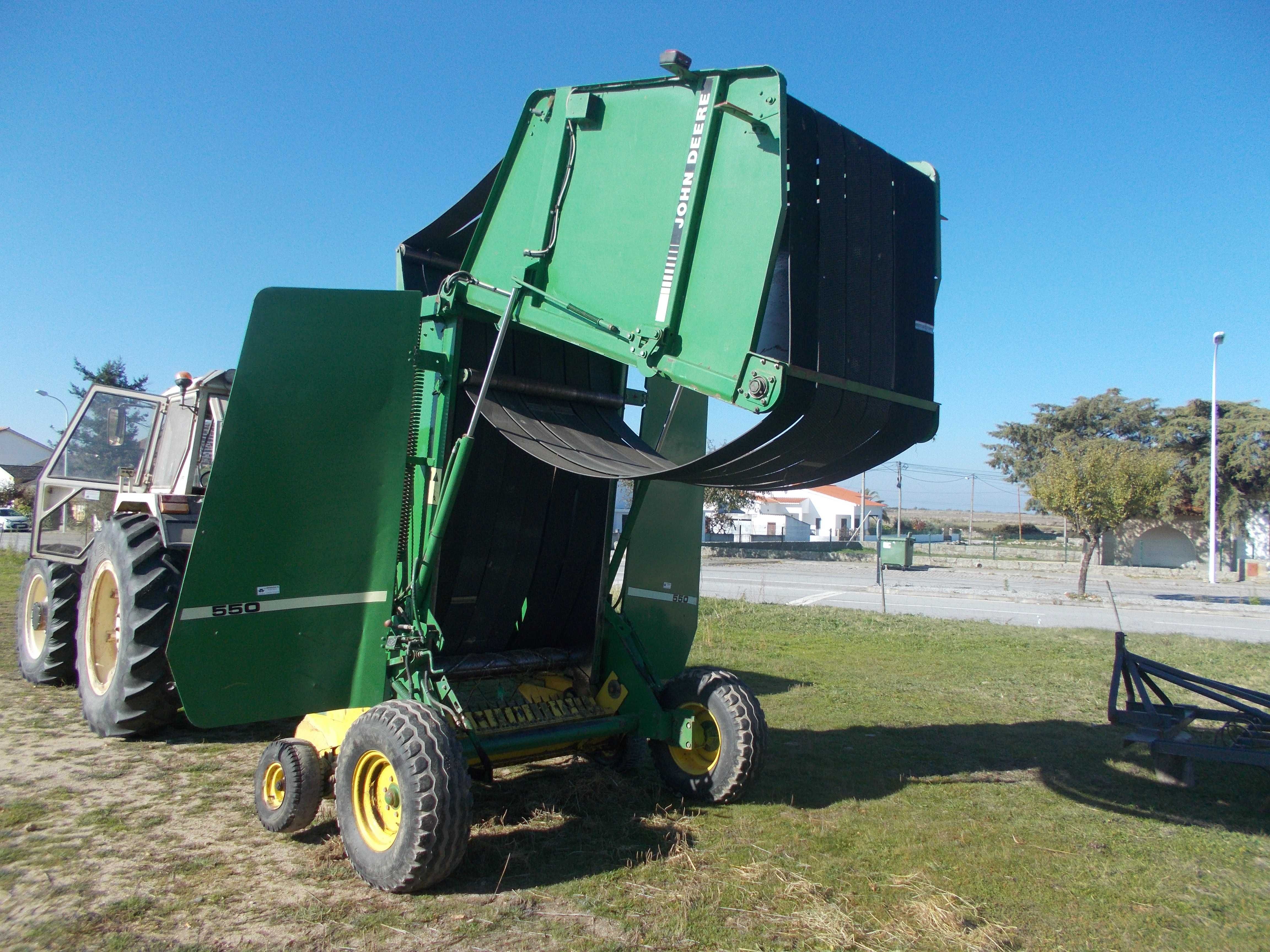 Enfardadeira John Deere 550