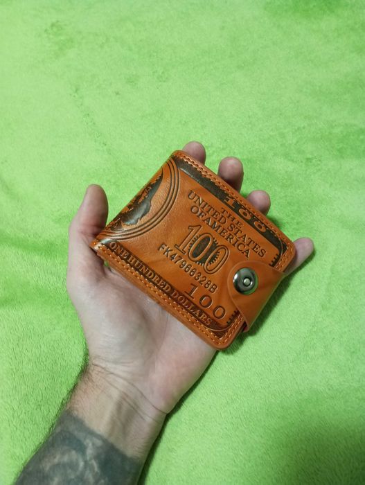 Гаманець шкіряний з зображенням 100 доларів