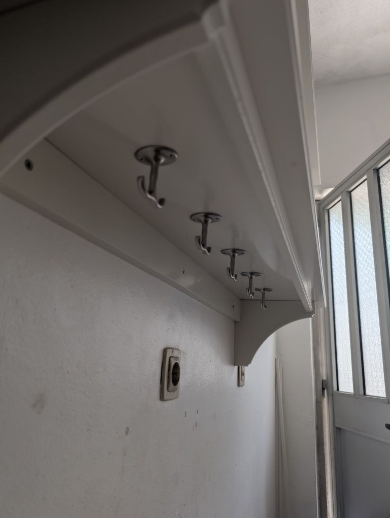 Estante parede com suporte chávenas