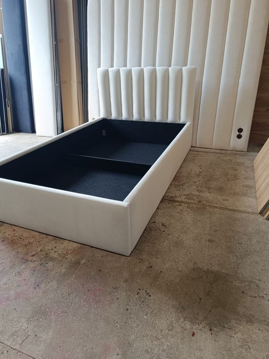 Sypialnia panele łóżko tapicerowane stelaż pojemnik 220 200x200 welur