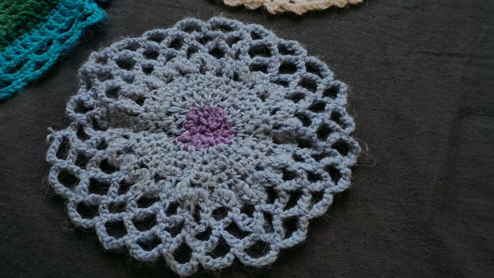 Салфетка вязаная круглая
