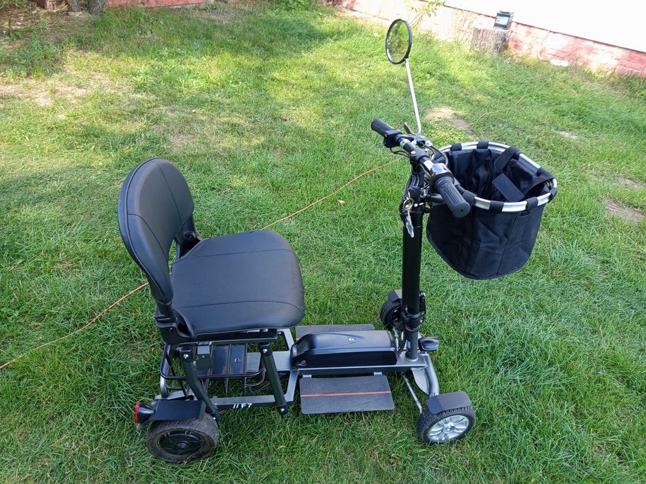 Nowa składana czterokołowa hulajnoga elektryczna Freejoyer F7