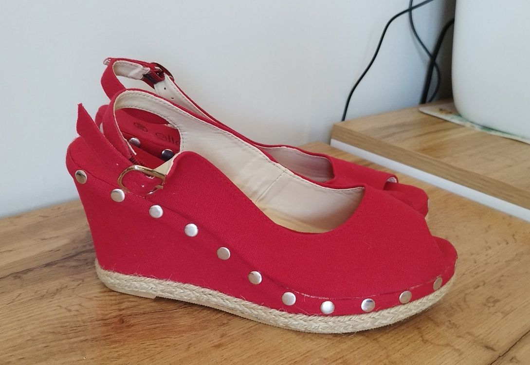 Czerwone buty espadryle na koturnie rozmiar 39 Ellos