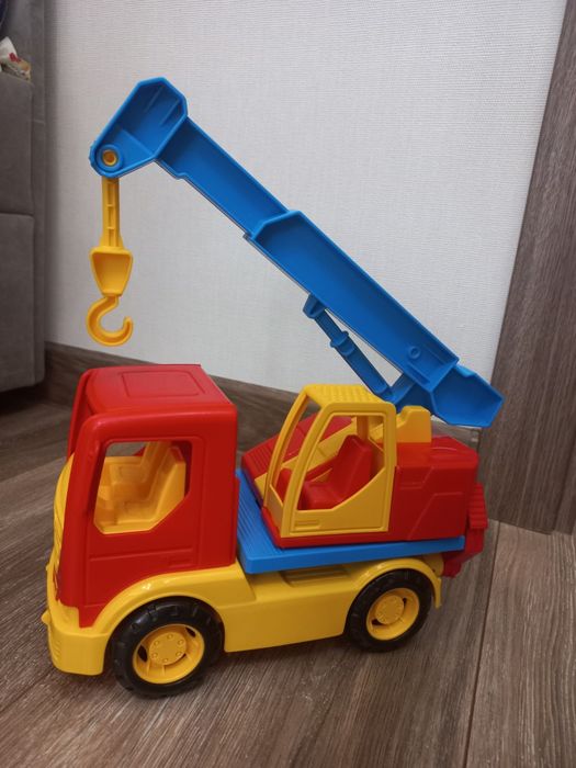 Кран. Дитяча іграшка.
