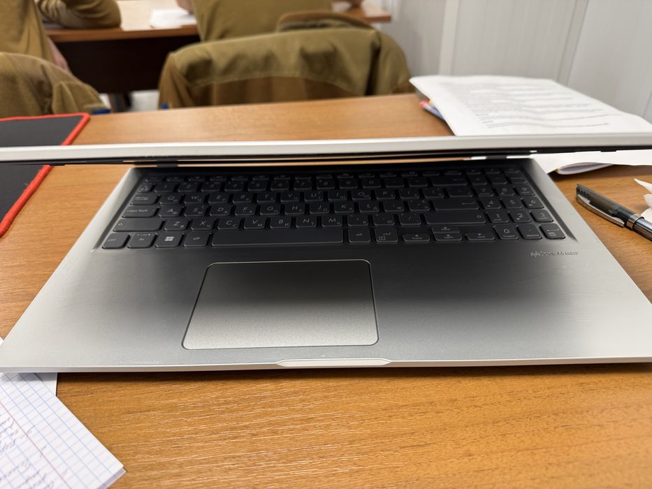 Ноутбук ASUS X515E