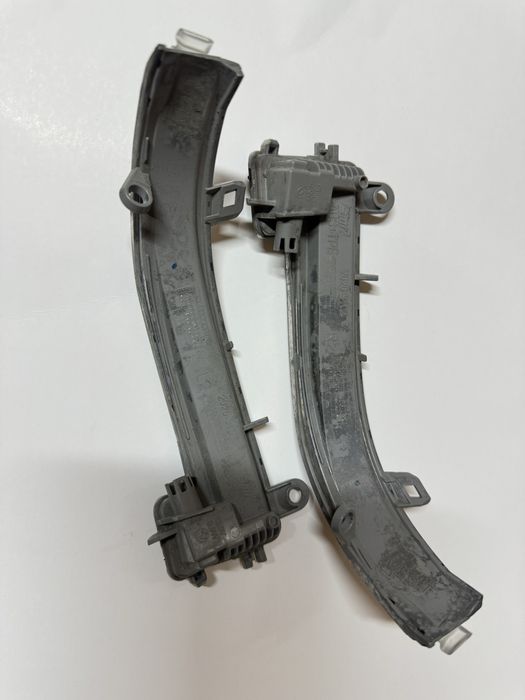 Повторювач повороту в дзеркало ф30 оригінал