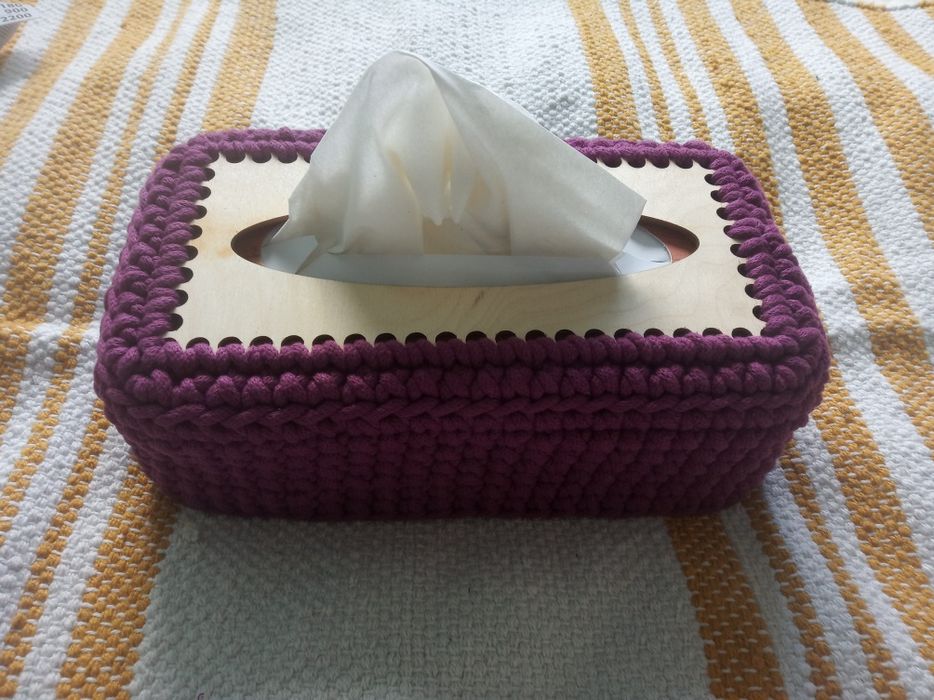 Chustecznik, chusteczkownik, pudełko na chusteczki na szydełku