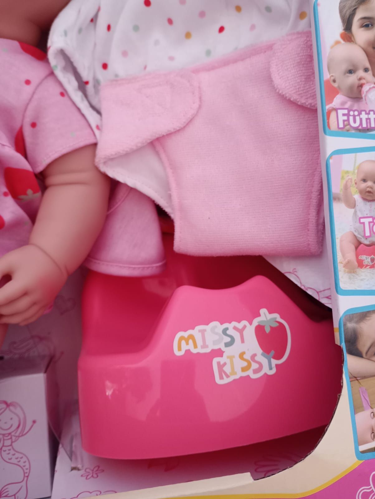Missy Kissy Mówiąca Lalka z Ubrankami i Akcesoriami

Cena 99 zł 

Lalk