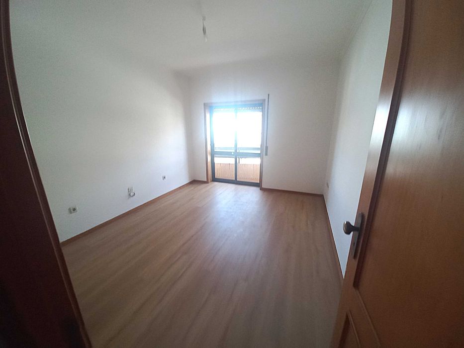 Apartamento T2 com Garagem