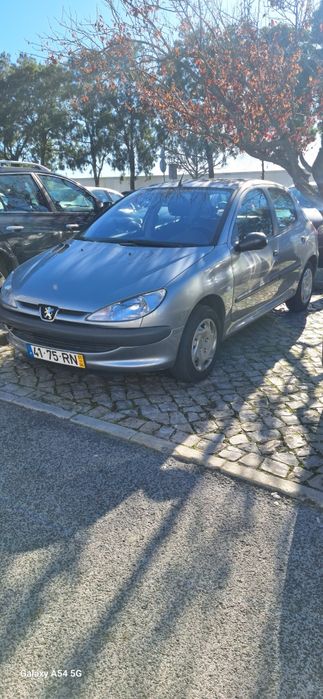 Carro em Bom Estado pronto a andar