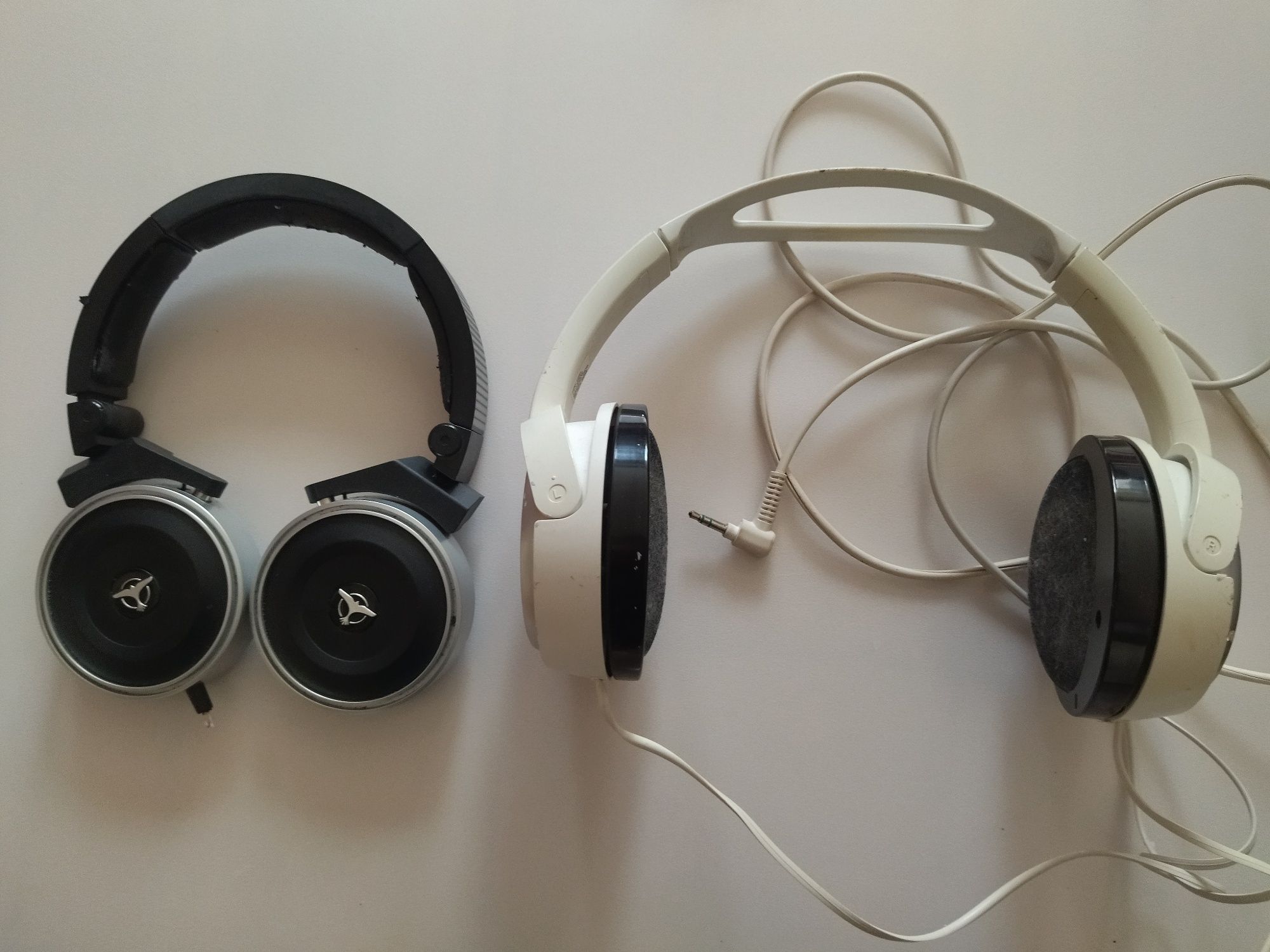 Słuchawki Sony, AKG