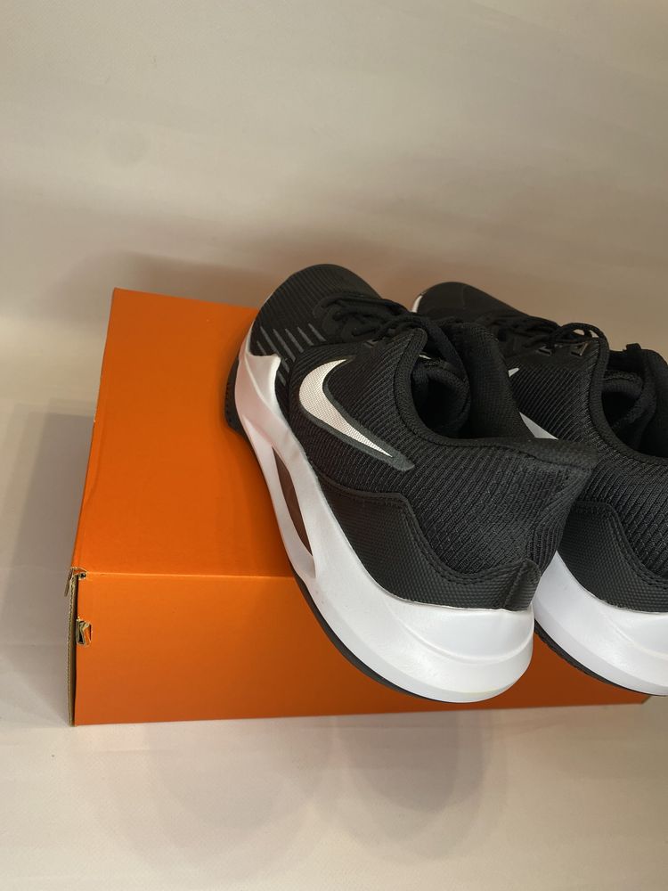Новые ОРИГИНАЛ кроссовки Nike Precision 5