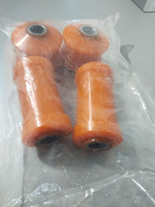 Сайлентблоки передних рычагов на Ford Tranzit V-поколения