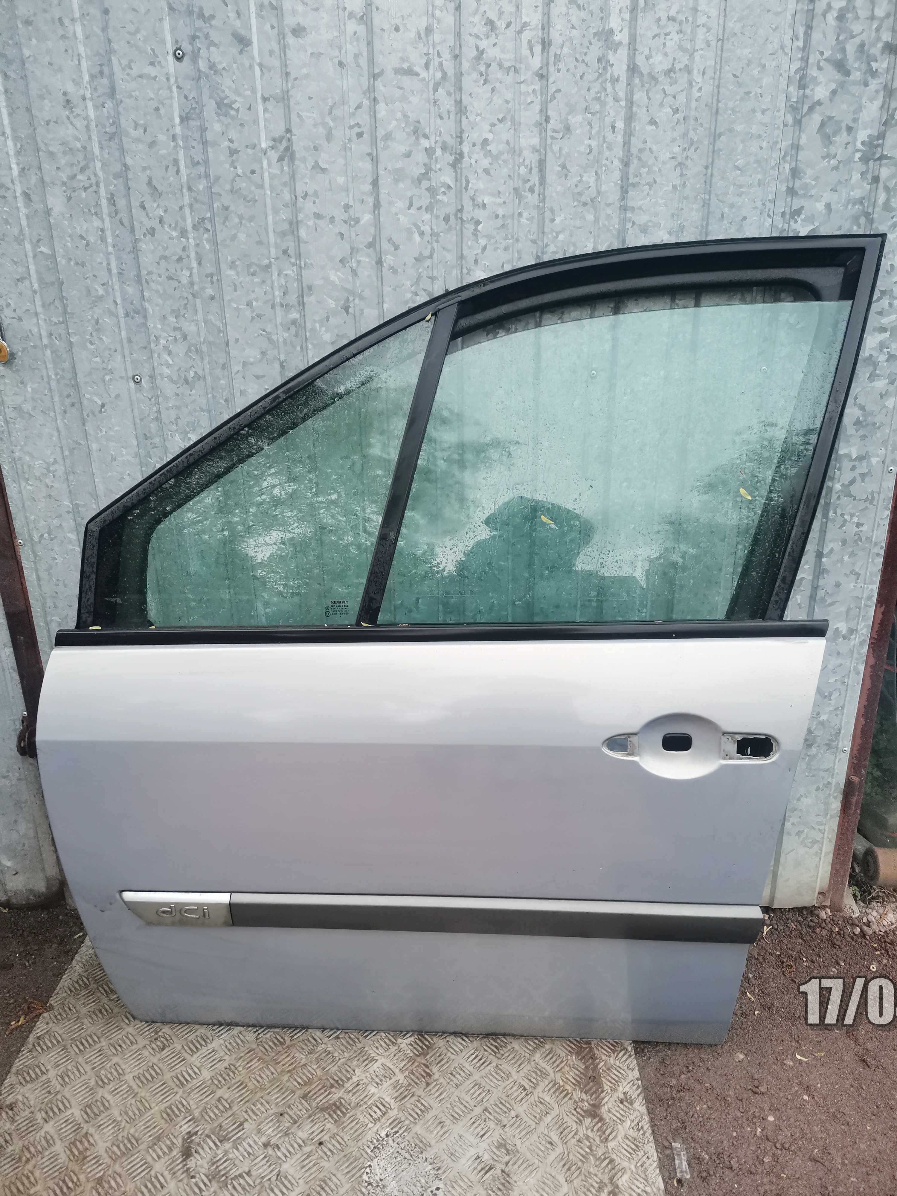 Renault Scenic II Drzwi lewy przód TEA19