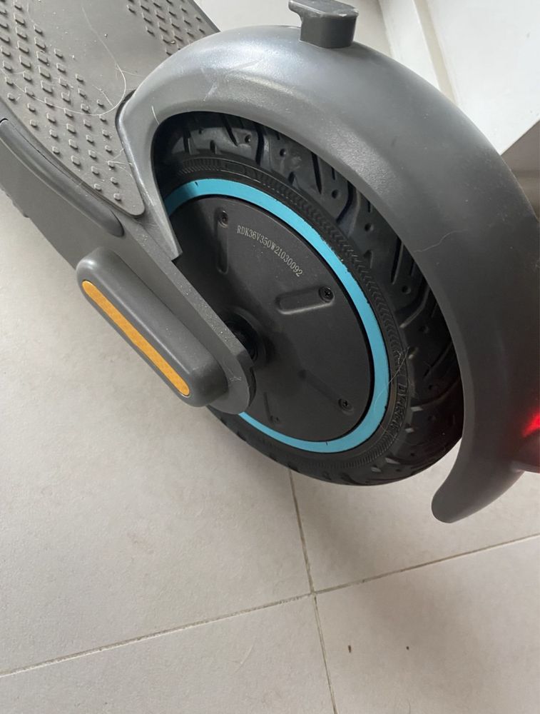 Hulajnoga Motus Scooty 10 !!! Niski przebieg 130km 1 właściciel