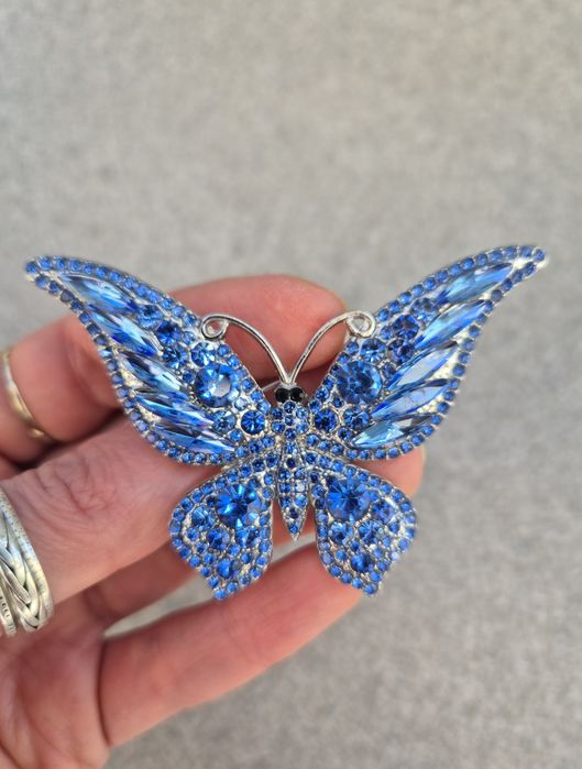 Broszka motyl niebieski