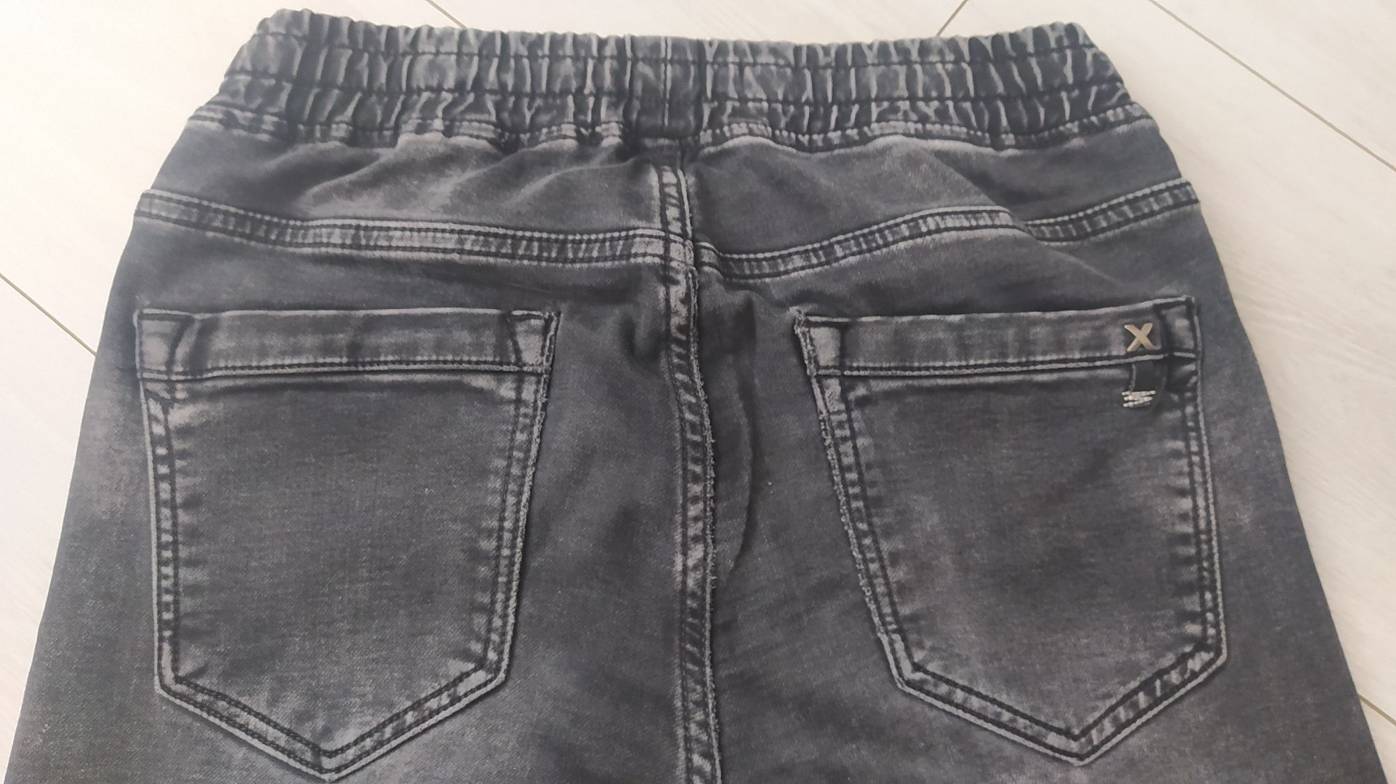 Spodnie joggery jeansowe marki M.Sara rozmiar z metki: 30