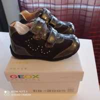 Sapatos de bebé Geox - menina