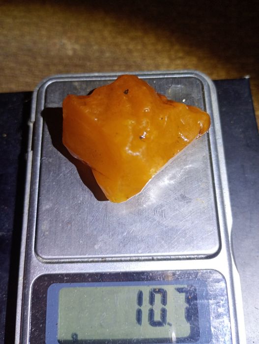 Bursztyn bałtycki surowy