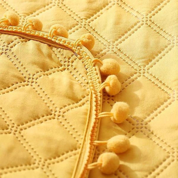 Narzuta na łóżko kanapę sofę 240x260 Pikowana Dwustronna Pompoo Muszt