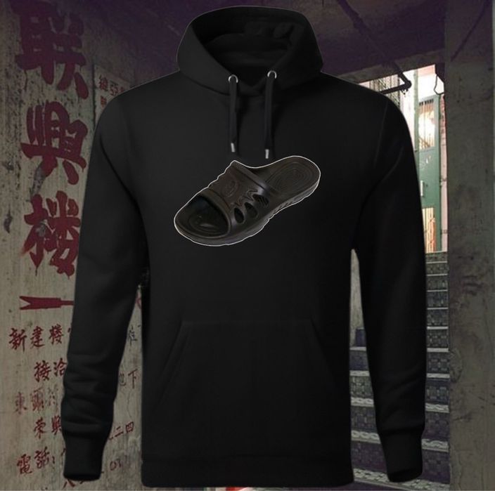 Футболка з тапком