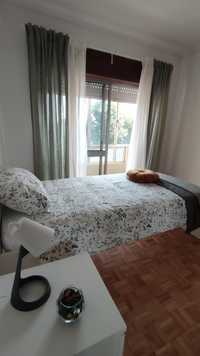 Quarto c/ varanda  em Barcelos