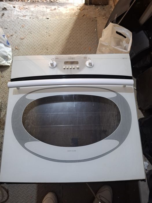 Электрическая духовка. EINBAUHERD.