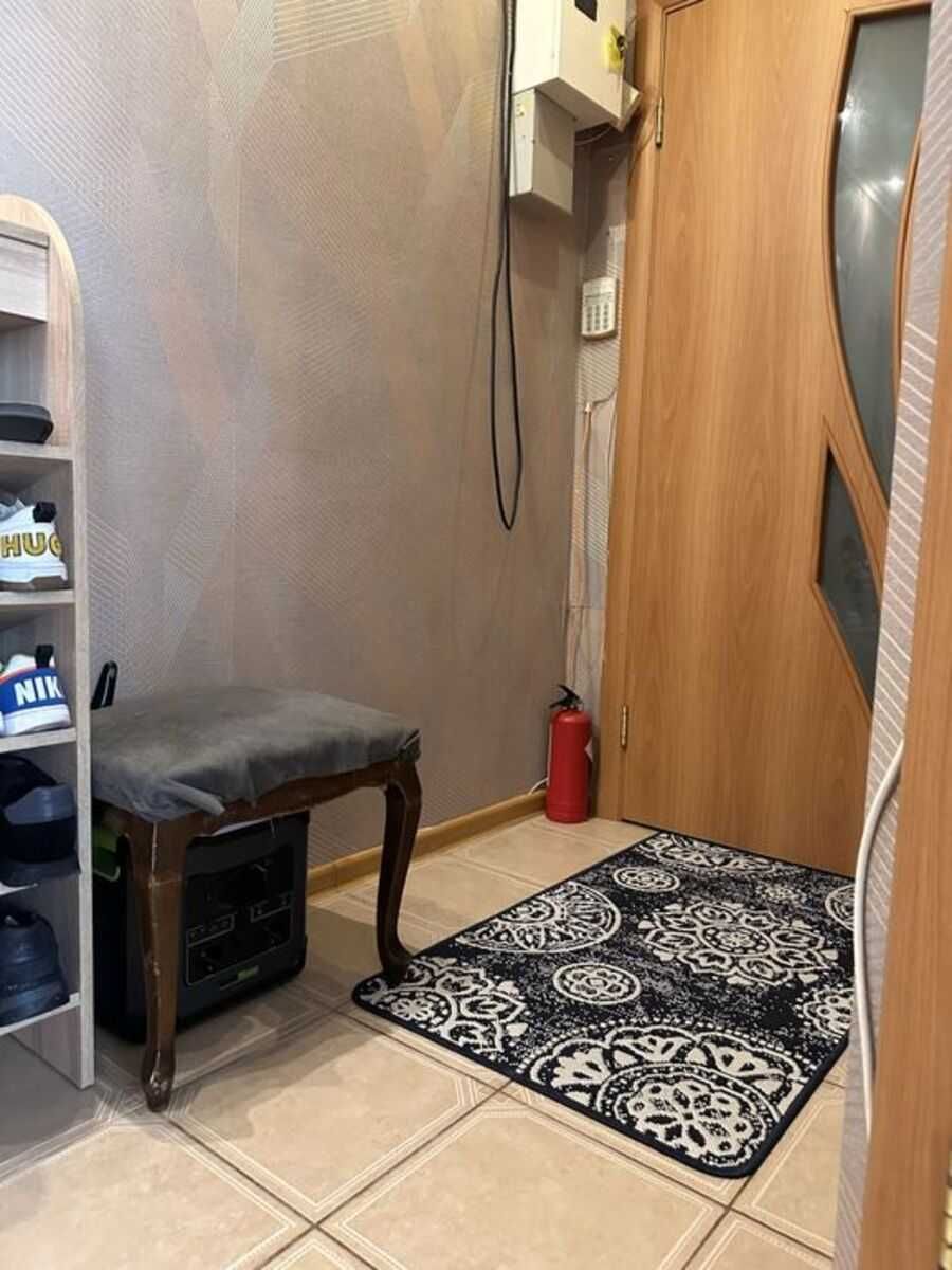 Простора 2-кв. З ремонтом! Бульвар Верховної Ради, 24А Дарниця 10-хв.