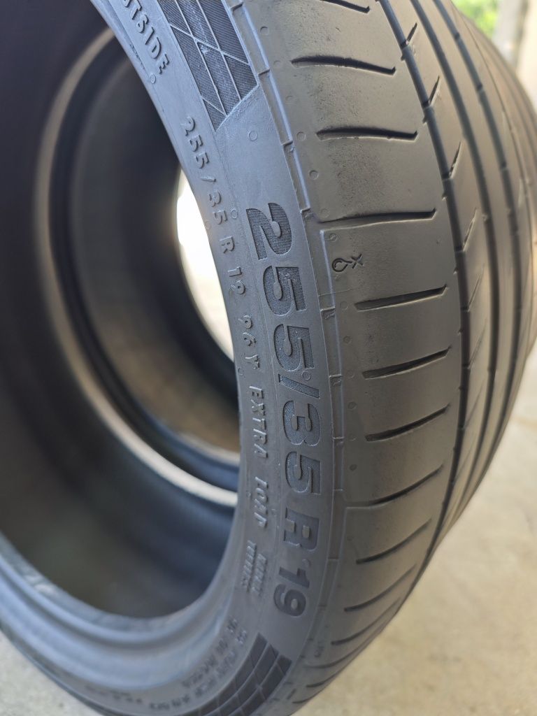 255/35/19 Continental/Bridgestone
