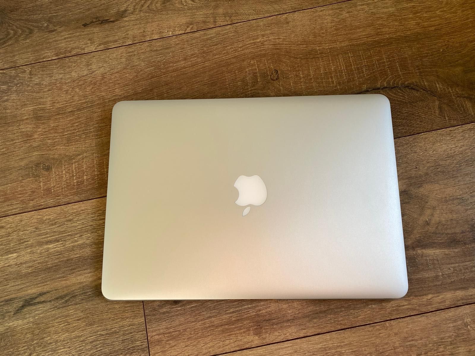 Komputer laptop Apple MacBook Air 13” i5 Stan idealny + pudełko + case