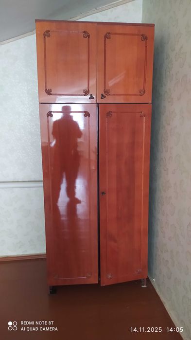 шифоньер б-у в хорошем состоянии 2-х дверный