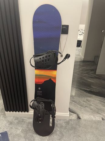 Deska Snowboardowa z wiązaniami