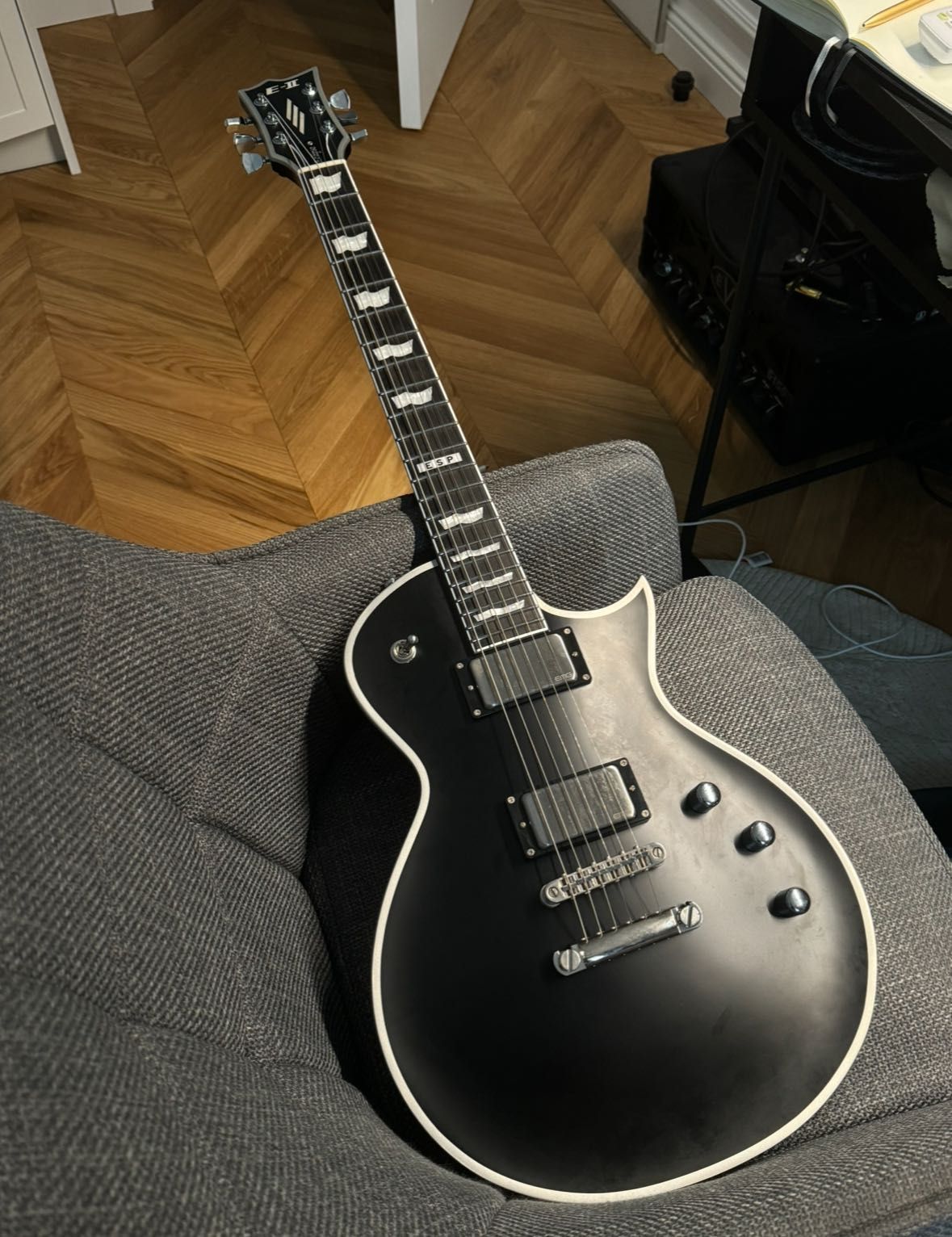 ESP E-II Eclipse BB BLKS Black Satin
