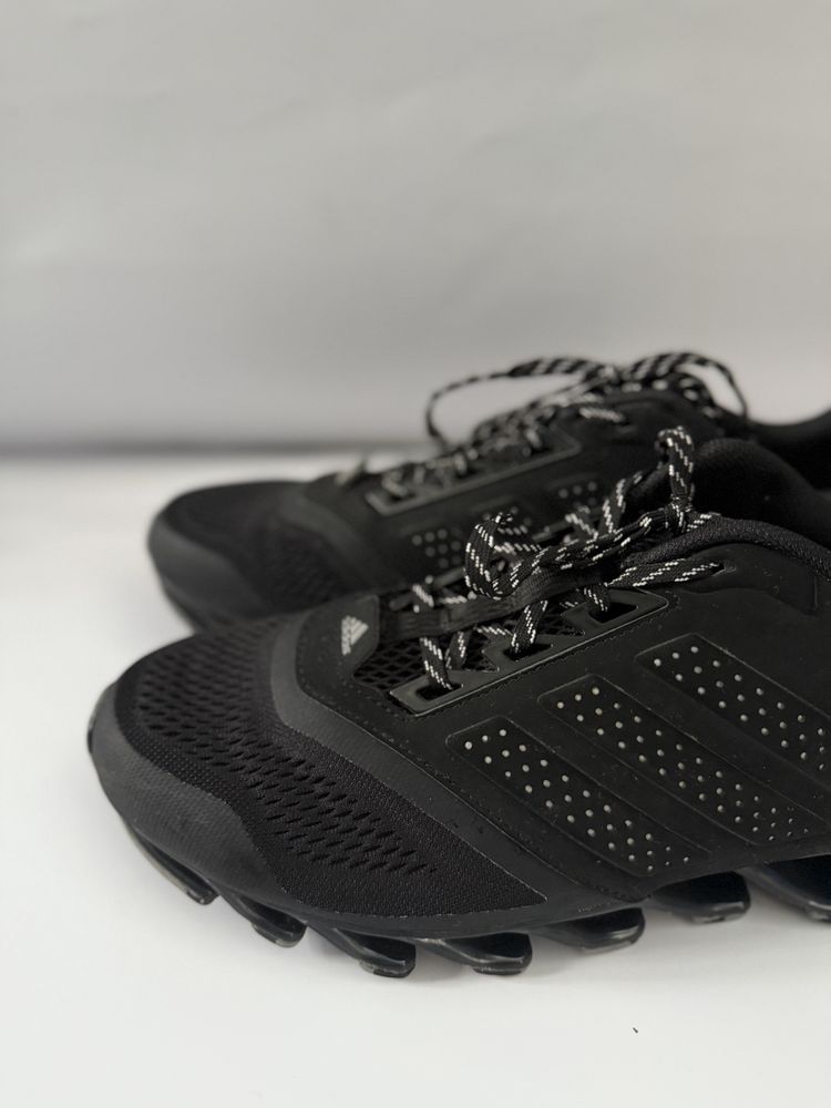 Оригінальні кросівки Adidas Springblade Drive