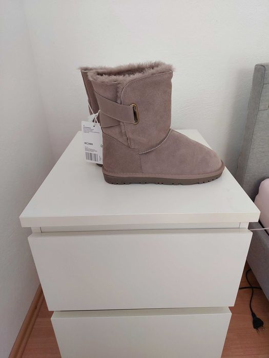 Натуральні  уггі  жіночі