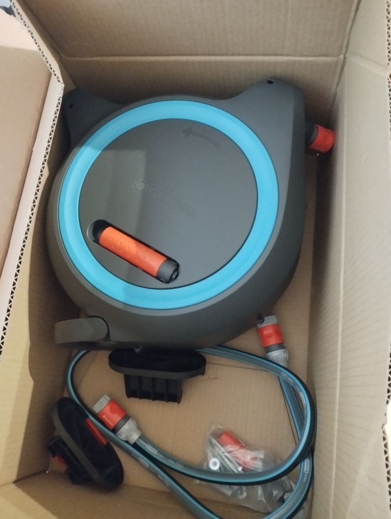 Bęben z wężem ogrodowym Gardena Dual Hose Box 25m