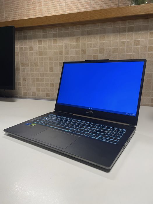 MSI cyborg 15 i5-12450H 16gb DDR5 1Tb SSD